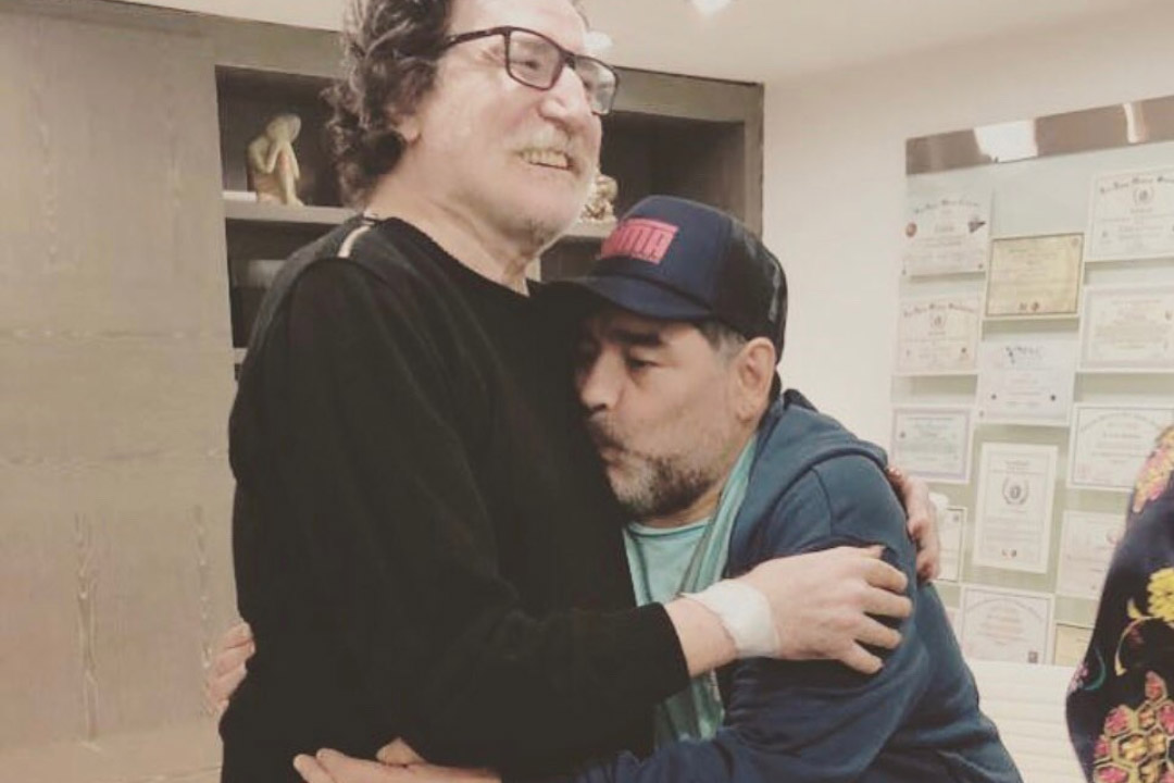 Charly García despidió a Diego Maradona con una carta post thumbnail image