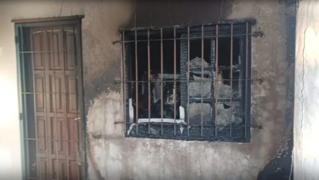INCENDIO EN VIVIENDA DE SAN CLEMENTE DEL TUYÚ CONTROLADO CON ÉXITO POR LOS BOMBEROS VOLUNTARIOS