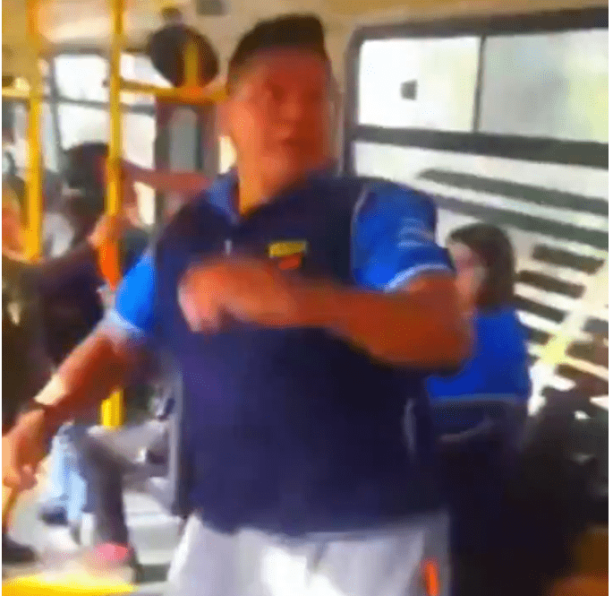 TODOS LOCOS: CHOFER DE LA LÍNEA 60 A LOS CUCHILLAZOS CON UN PASAJERO ARRIBA DEL COLECTIVO post thumbnail image