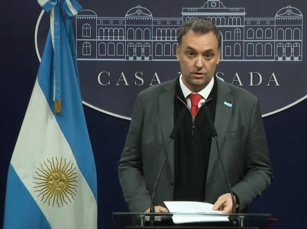 EL GOBIERNO ANUNCIÓ UN “PLAN DE REPARACIÓN HISTÓRICA DE AHORROS”: “TUS DÓLARES, TU DECISIÓN” post thumbnail image