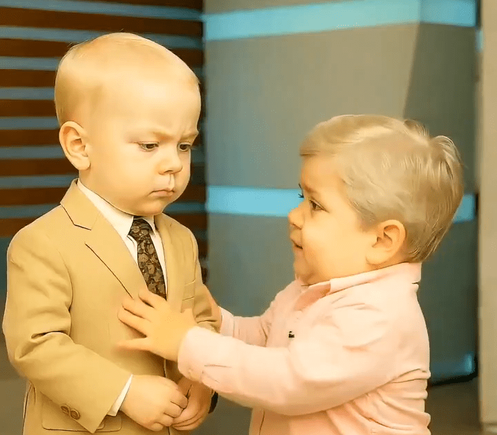 SAMID VS. VIALE: EL INCREÍBLE VIDEO DE ‘LA PELEA DEL SIGLO’ RECREADA CON BEBÉS post thumbnail image