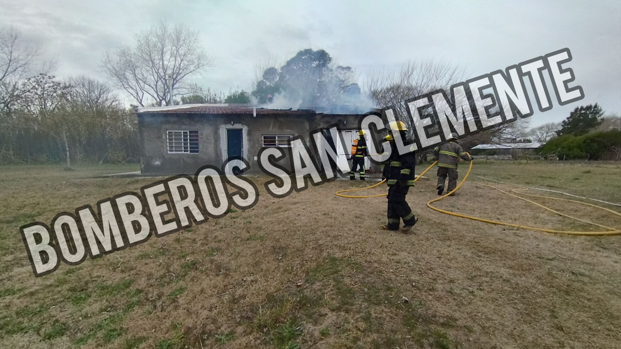 INCENDIO EN UNA VIVIENDA EN LAS CHACRAS: TRABAJARON BOMBEROS DE SAN CLEMENTE Y GENERAL LAVALLE post thumbnail image