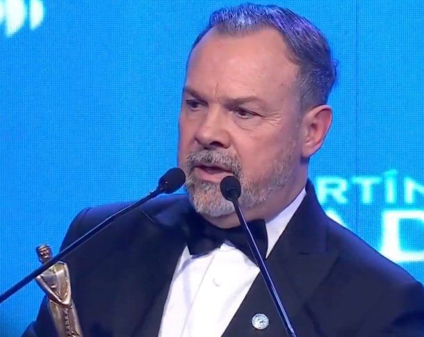 EL ENCENDIDO DISCURSO DEL GATO SYLVESTRE CONTRA JAVIER MILEI TRAS GANAR EL MARTÍN FIERRO DE RADIO EL ENCENDIDO DISCURSO DEL GATO SYLVESTRE CONTRA JAVIER MILEI TRAS GANAR EL MARTÍN FIERRO DE RADIO