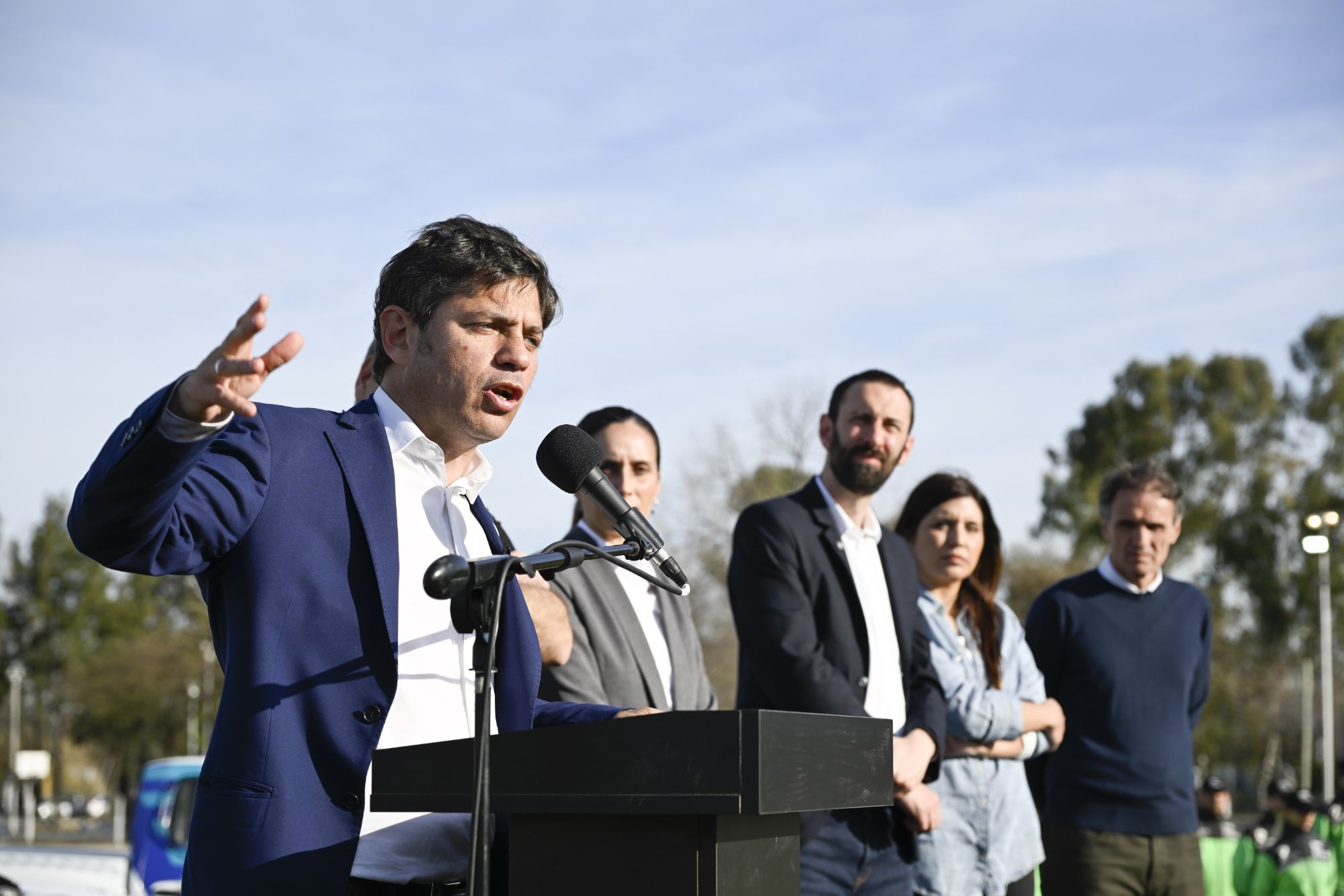 KICILLOF: “DONDE HABÍA UN DEPÓSITO DE CHATARRA, AHORA HAY UNA BASE POLICIAL CON NUEVOS VEHÍCULOS QUE TRAEN MÁS SEGURIDAD A LOS BARRIOS”