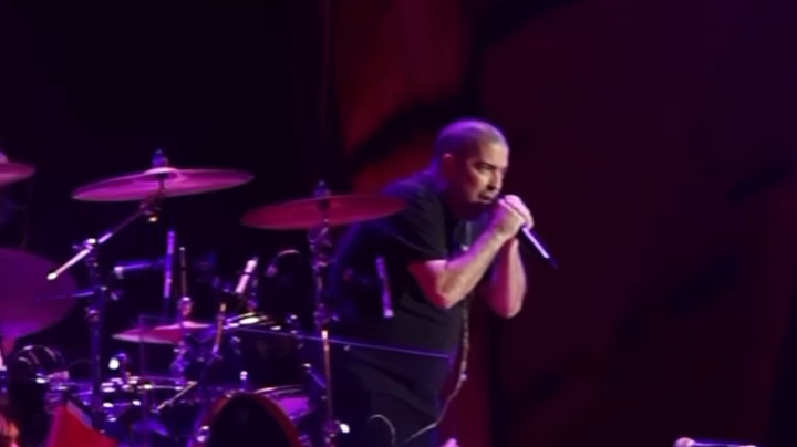 DON OSVALDO HIZO VIBRAR ALL BOYS EN UNA NOCHE DE ROCK, EMOCIÓN Y MEMORIA