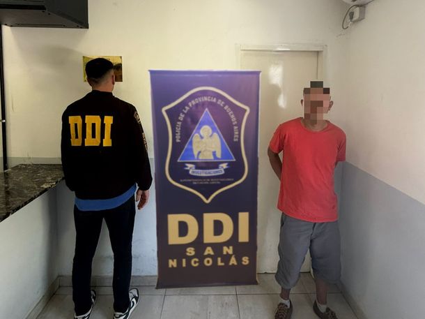 SIETE PRÓFUGOS FUERON A VOTAR Y LOS DETUVIERON: ERAN BUSCADOS POR HURTO, ABUSO SEXUAL Y VIOLENCIA DE GÉNERO SIETE PRÓFUGOS FUERON A VOTAR Y LOS DETUVIERON: ERAN BUSCADOS POR HURTO, ABUSO SEXUAL Y VIOLENCIA DE GÉNERO