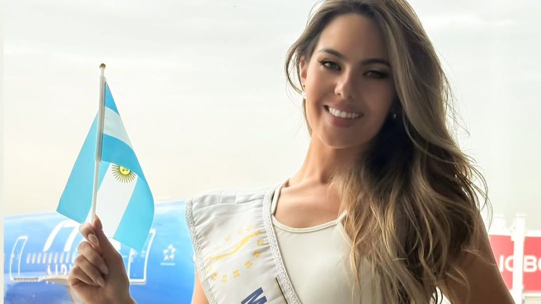 AGUSTINA RAMÍREZ PARTE RUMBO A MISS EUROPE CONTINENTAL LLEVANDO LA BANDERA ARGENTINA AL MUNDO