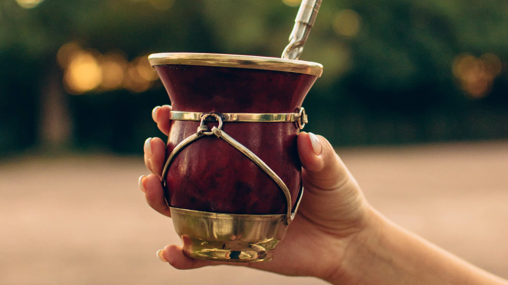 DÍA NACIONAL DEL MATE: UNA TRADICIÓN QUE CELEBRA LA IDENTIDAD ARGENTINA