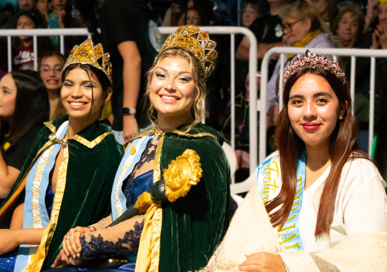 EMOCIÓN, IDENTIDAD Y GRAN CONVOCATORIA EN LA PRIMERA NOCHE DE LA 41° FIESTA NACIONAL DEL SOL Y LA FAMILIA