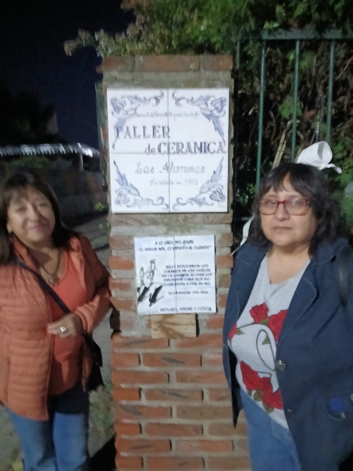 VECINOS DE LA COSTA COLOCARON EN MAR DE AJÓ, PLACA DONDE IBAN LOS CADÁVERES RESCATADOS DEL MAR DURANTE LA DICTADURA DE 1976 post thumbnail image