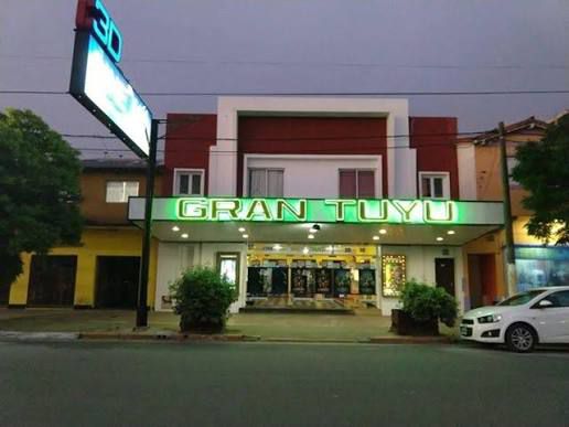 CIERRA SUS PUERTAS EL HISTÓRICO CINE GRAN TUYÚ Y CONMUEVE A TODA LA COMUNIDAD
