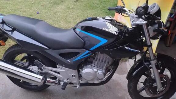 SAN CLEMENTE DEL TUYÚ: DENUNCIAN EL ROBO DE UNA MOTOCICLETA FRENTE A UNA VIVIENDA