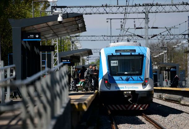 TRAGEDIA EN EL TREN ROCA: UNA PAREJA MURIÓ ATROPELLADA POR EL TREN EN LOMAS DE ZAMORA