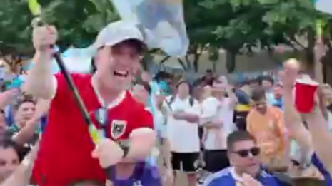 ES HINCHA DE AUSTRIA, SE PUSO A CANTAR CON LOS FANÁTICOS DE LA SELECCIÓN Y EL VIDEO SE VOLVIÓ VIRAL post thumbnail image