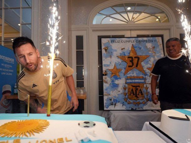 ¡FELIZ CUMPLEAÑOS LIONEL MESSI!