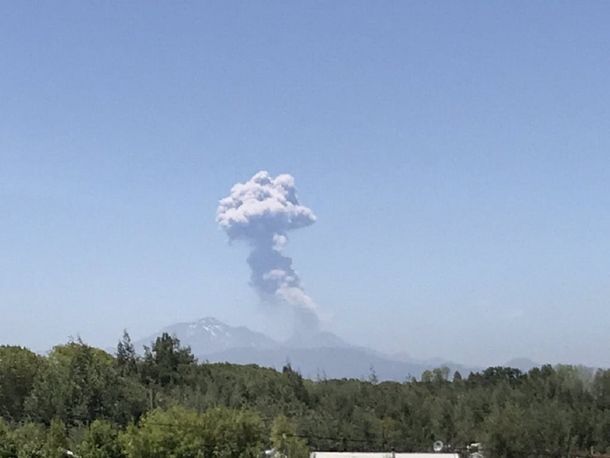 ALERTA EN NEUQUÉN POR UN VOLCÁN CHILENO QUE LANZÓ CENIZAS post thumbnail image
