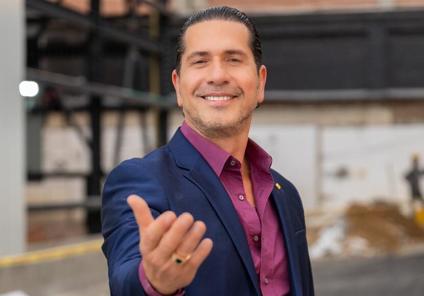EL FENÓMENO COLOMBIANO GREGORIO PERNÍA “EL TITI” PRESENTA SU SHOW “AVE MARÍA” EN BUENOS AIRES