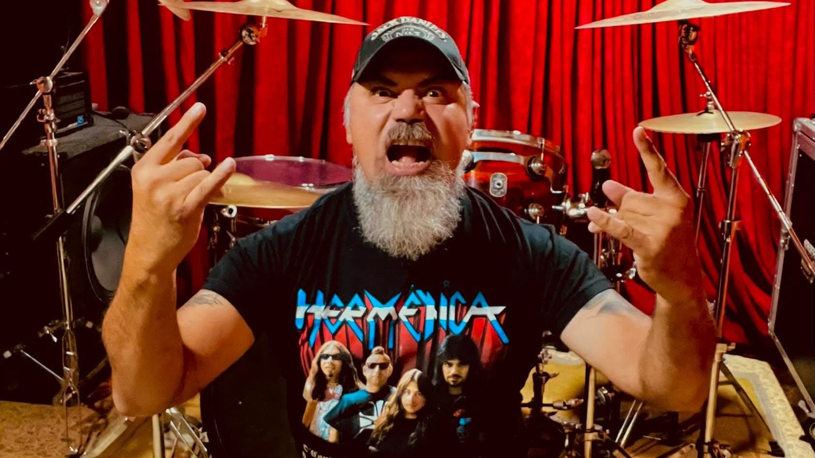 MURIÓ CLAUDIO “PATO” STRUNZ, HISTÓRICO BATERISTA DE HERMÉTICA post thumbnail image