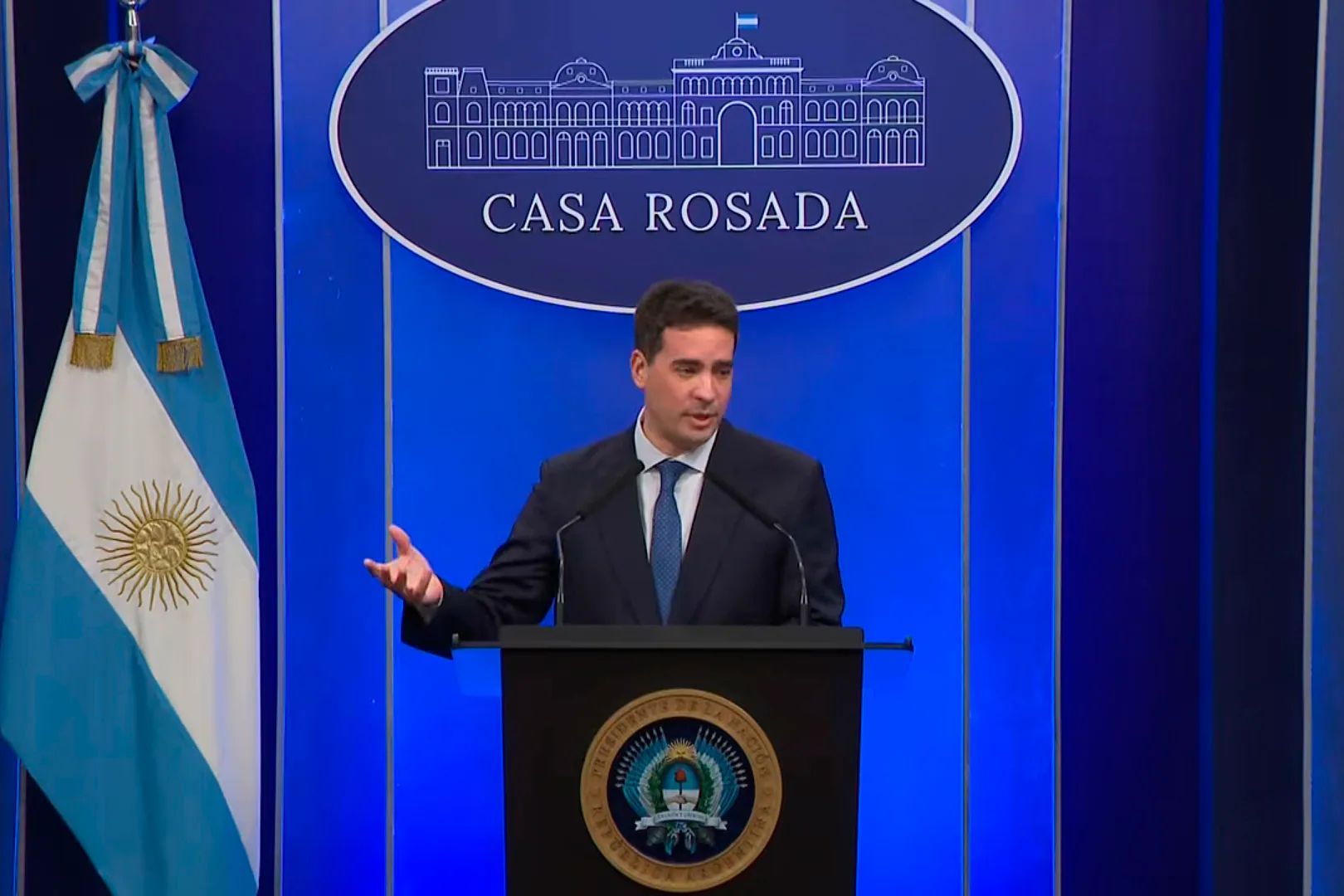 EL GOBIERNO CULPA A LA POBLACIÓN POR ENDEUDARSE: “NO SABEN MANEJAR SUS INGRESOS”